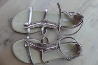 Sandalen Zehentrenner in Größe 40 Bayern - Hösbach Vorschau