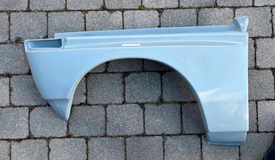 original Zender Kotflügel vorne links für BMW 02 E10 in Erding
