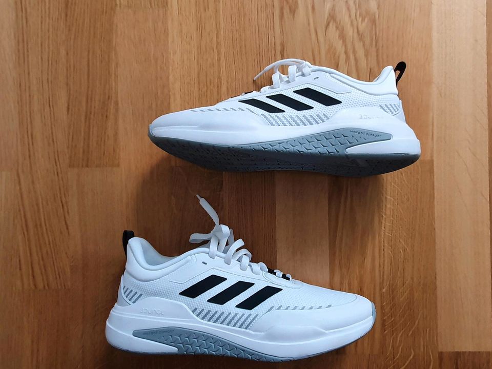 ADIDAS Herren Performance Sportschuh weiß GR 44,5 Neuwertig in  Niedersachsen - Braunschweig | eBay Kleinanzeigen ist jetzt Kleinanzeigen