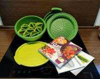 Tupperware Micro Gourmet Dampfgarer plus 8 Förmchen plus Kochbuch Schleswig-Holstein - Glinde Vorschau