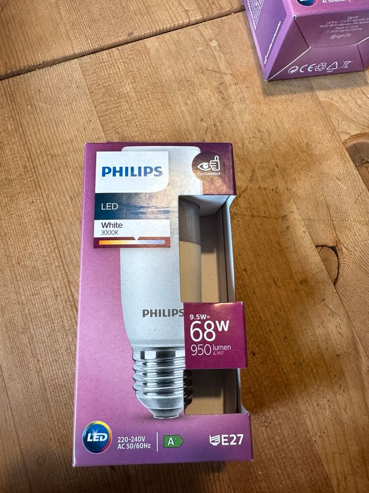 Phillips Glühbirnen LED Neu&OVP E27,E14, r7s, Leuchtstoffröhren in Ihlow