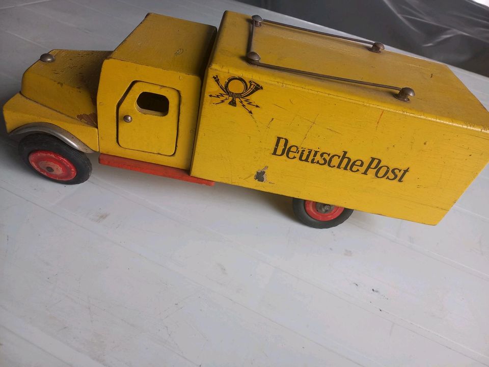 DDR Hozspielzeug Auto LKW Deutsche Post in Rostock