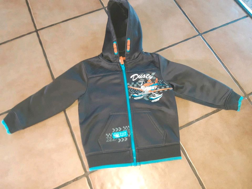 Sweatjacke von c&a disney Planes größe 104 in Uslar