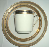 1 (v.9) ESCHENBACH Porzellan Kaffee-Gedeck 3teilig°elfenbein gold Lübeck - St. Gertrud Vorschau