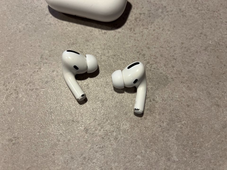 Apple AirPods Pro Kopfhörer gebraucht in Halle (Westfalen)