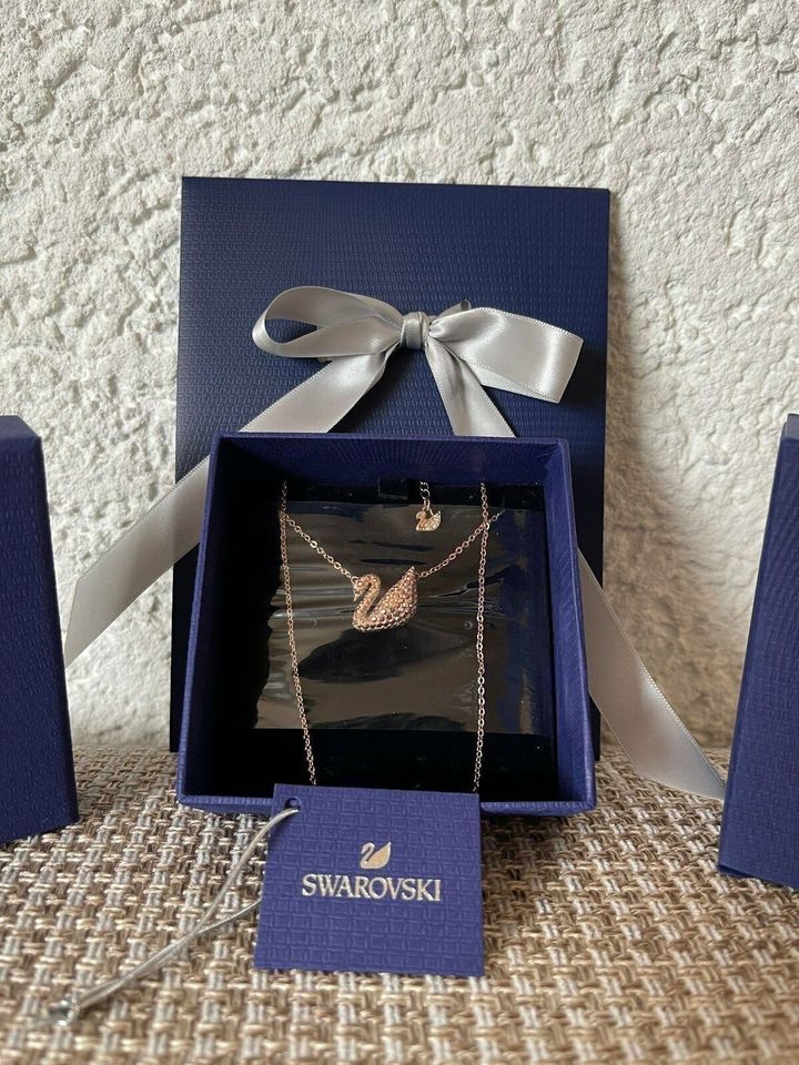 Swarovski Damen Kette Iconic Swan Neu mit Geschenk Verpackung in Saarbrücken