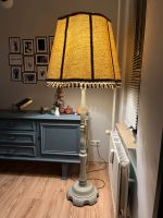 Antike Stehlampe Lampe vintage Wohnzimmer Schlafzimmer Wohnung Niedersachsen - Wolfsburg Vorschau