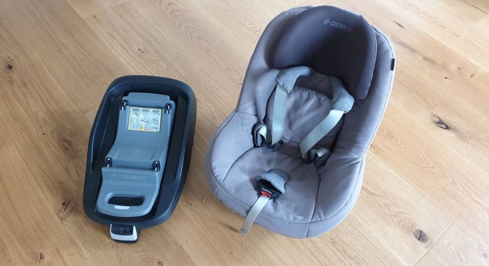 Maxi Cosi und Family fix-Station zu verkaufen in Frankfurt am Main