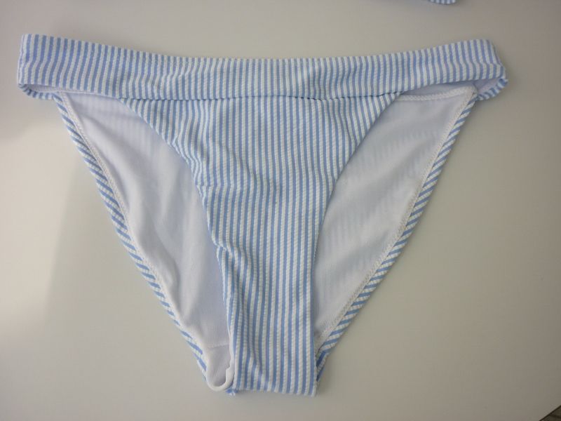 Bikini Oberteil Gr. M, Hose Gr. S, blau -weiß, 1. Hand in Hünfeld