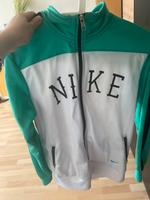 Verkaufe Nike Jacke Berlin - Hellersdorf Vorschau