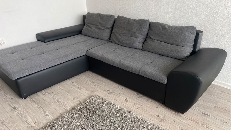 Sofa Couch Anthrazit wie Neu Bettfunktion in Hamburg