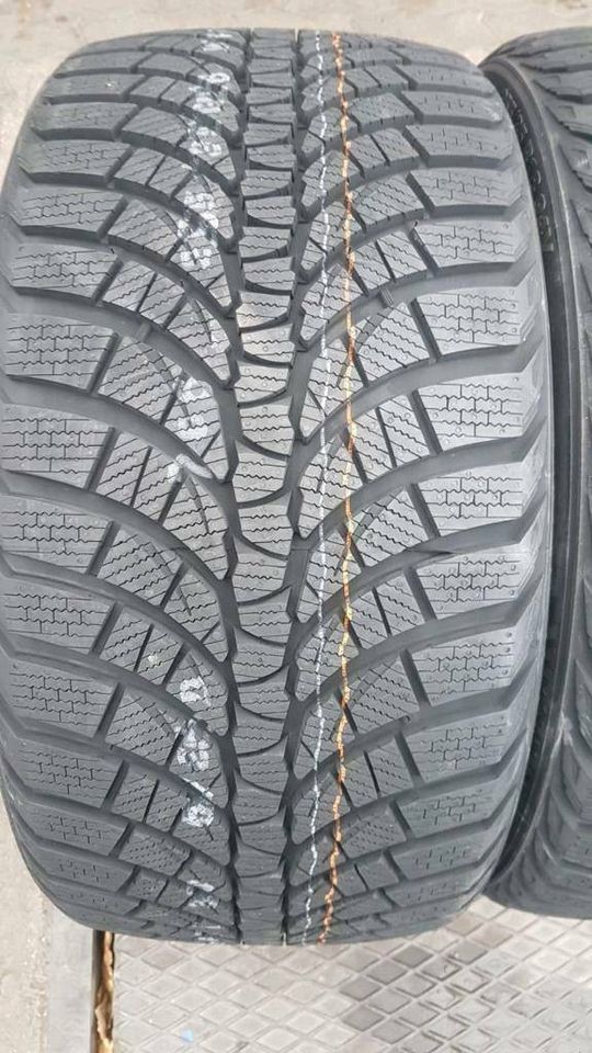 Winterreifen 205 45 R17 84V Kumho,mit  Montage 400€ in Haiger