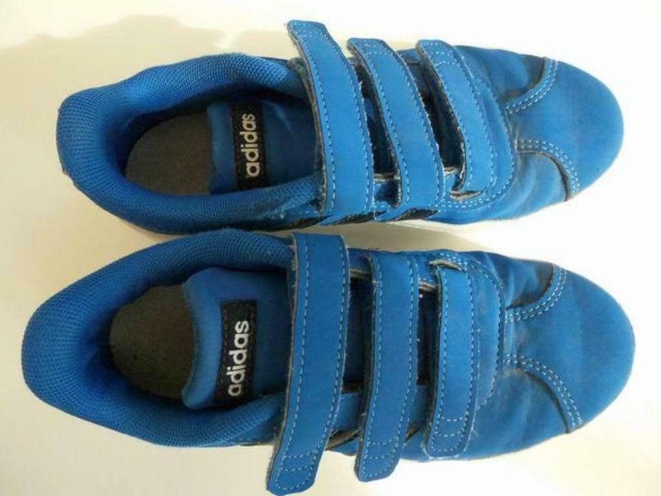 Adidas Kinderschuhe Größe 32 in Merchweiler