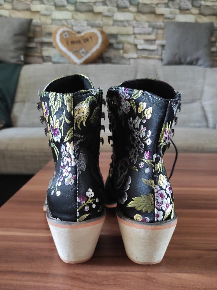 Damen Herbst-Frühling   Stiefeletten 39 Groß  Mehrfarbig. in Nürnberg (Mittelfr)