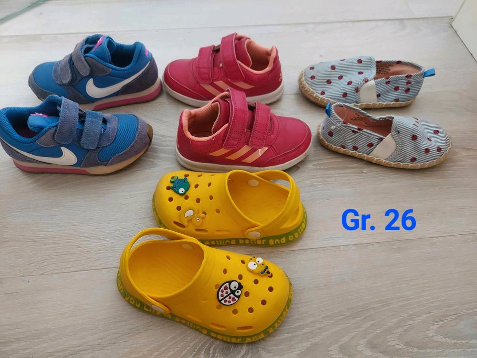 Baby Schuhe Gr. 25 von H&M, Adidas in Wunstorf