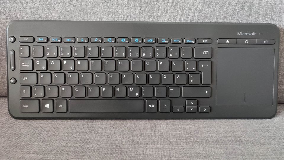Microsoft All-in-One Media Tastatur schwarz, DE, QWERTZ in Ratingen