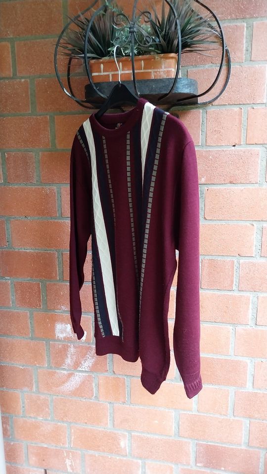 Herren Pulli Gr XXL In Wein rot  Von Achsel zu Achsel 61 cm in Dortmund