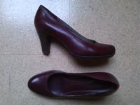 Pumps Gr. 39 Leder Tamaris rot dunkelrot bordeauxrot weinrot Bayern - Oberasbach Vorschau