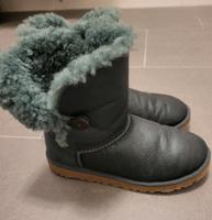 Ugg Boots Bailey Button Grün Glattleder Gr. 38 Neuhausen-Nymphenburg - Neuhausen Vorschau