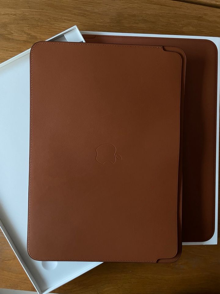 Apple MacBook Leder/Leather Sleeve/Case/Hülle sattelbraun 13” in Kiel