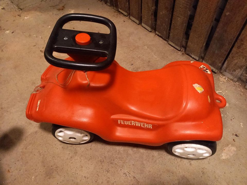 Bobbycar für Kleine Kinder, in Rot mit Huppe in Berlin