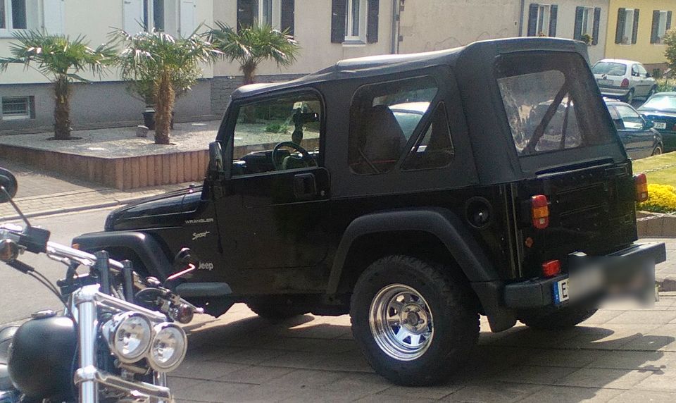 Jeep Wrangler 2,5L Tj top Zustand in Essen