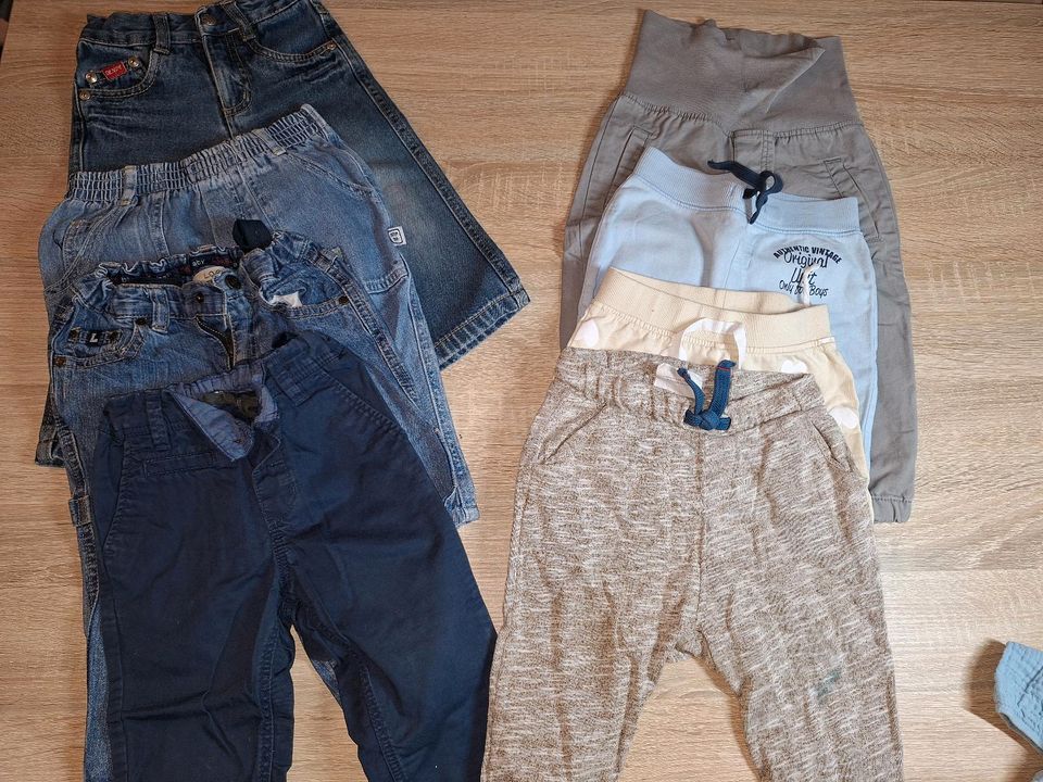8 Teile Hose Hosen Jeanshosen  80 Baby Kind Kleinkind Paket in Göttingen