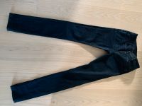 Closed Jeans skinny, neuwertig, dunkelblau Wandsbek - Hamburg Bergstedt Vorschau