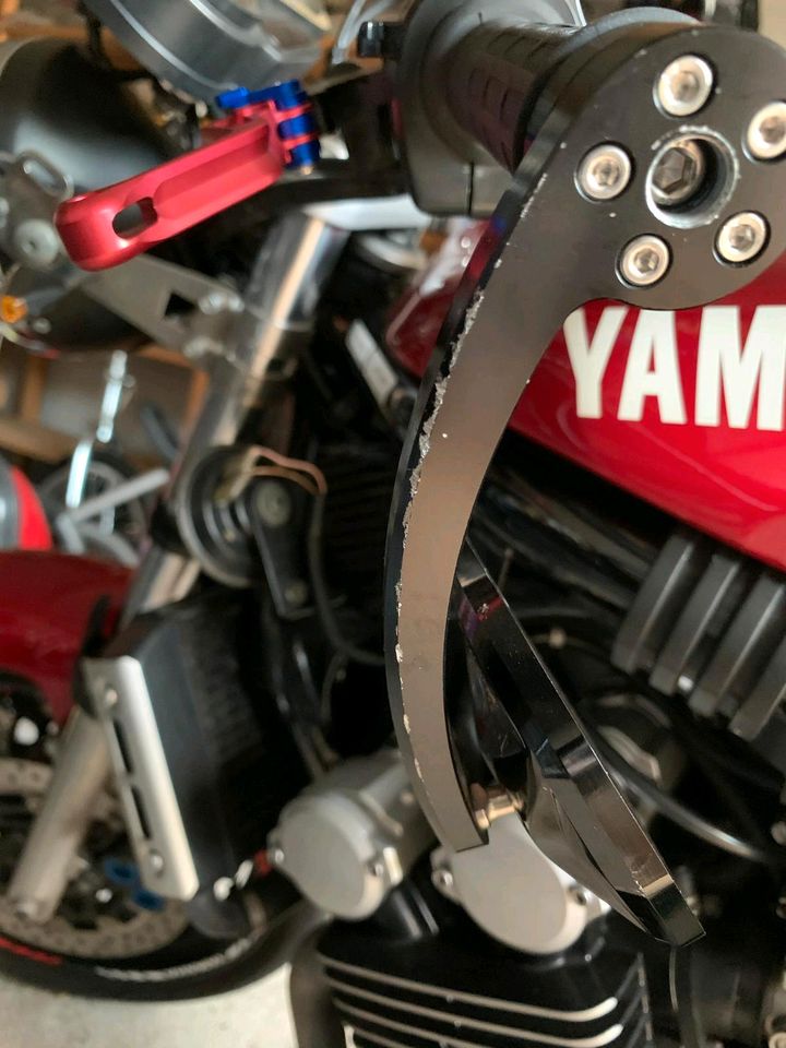 Yamaha FZS 600 in Ronnenberg