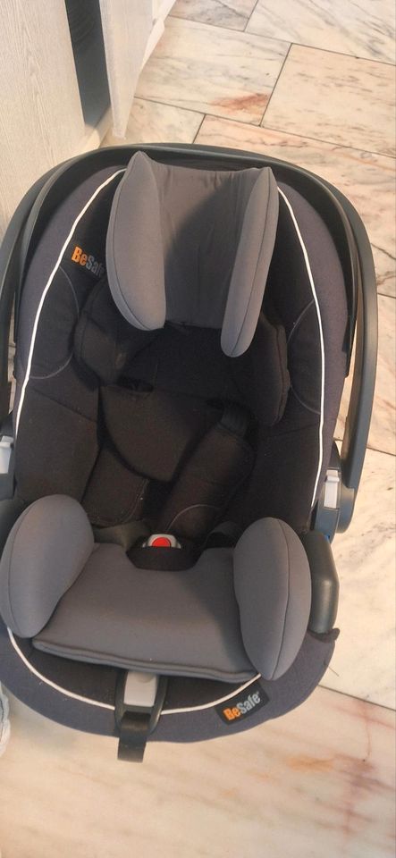 Autositz  babyschale Besafe in Düsseldorf