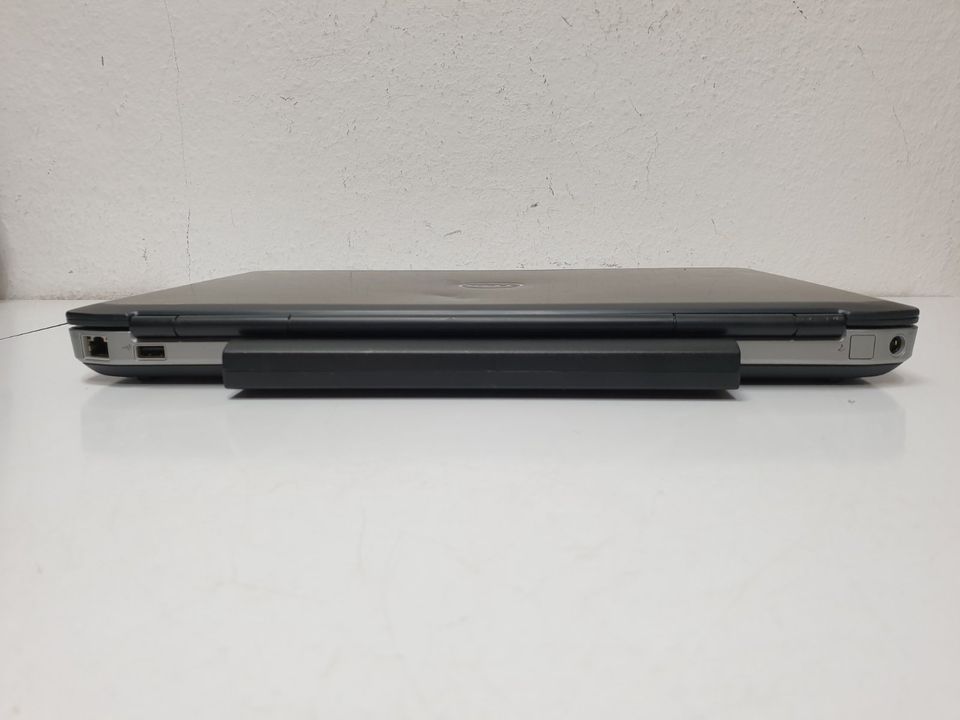 DELL LATITUDE  Win. XP Gamer Laptop Notebook i3 4GB 500GB 15,6" in Fellbach