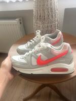 Nike Air Max Damen Sneaker Große 39.5 Nordrhein-Westfalen - Bergisch Gladbach Vorschau