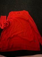 Roter Pulli mit Knöpfen Baden-Württemberg - Göppingen Vorschau