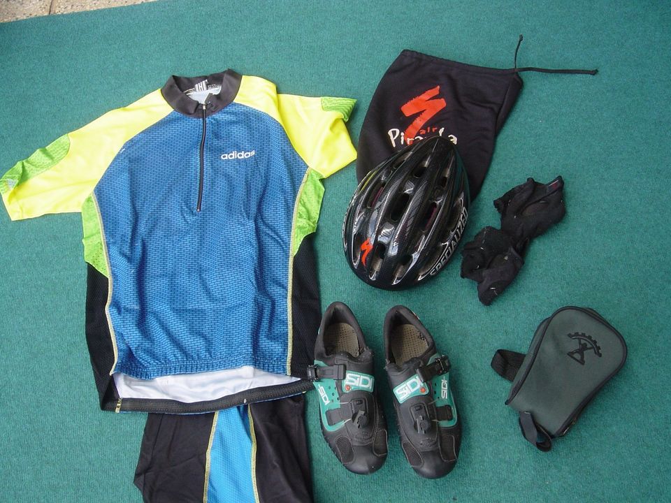 Radsport-Set Rennrad Bekleidungs Set + Helm, Schuhe & Satteltsche in Siesbach