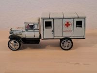 Tin Toy Kovap Ambulance Blechspielzeug Niedersachsen - Bad Eilsen Vorschau