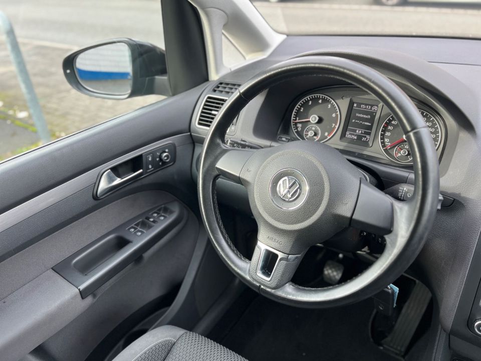 Volkswagen Touran Comfortline BMT NAVIGATION,17",1-HAND in Oberhausen
