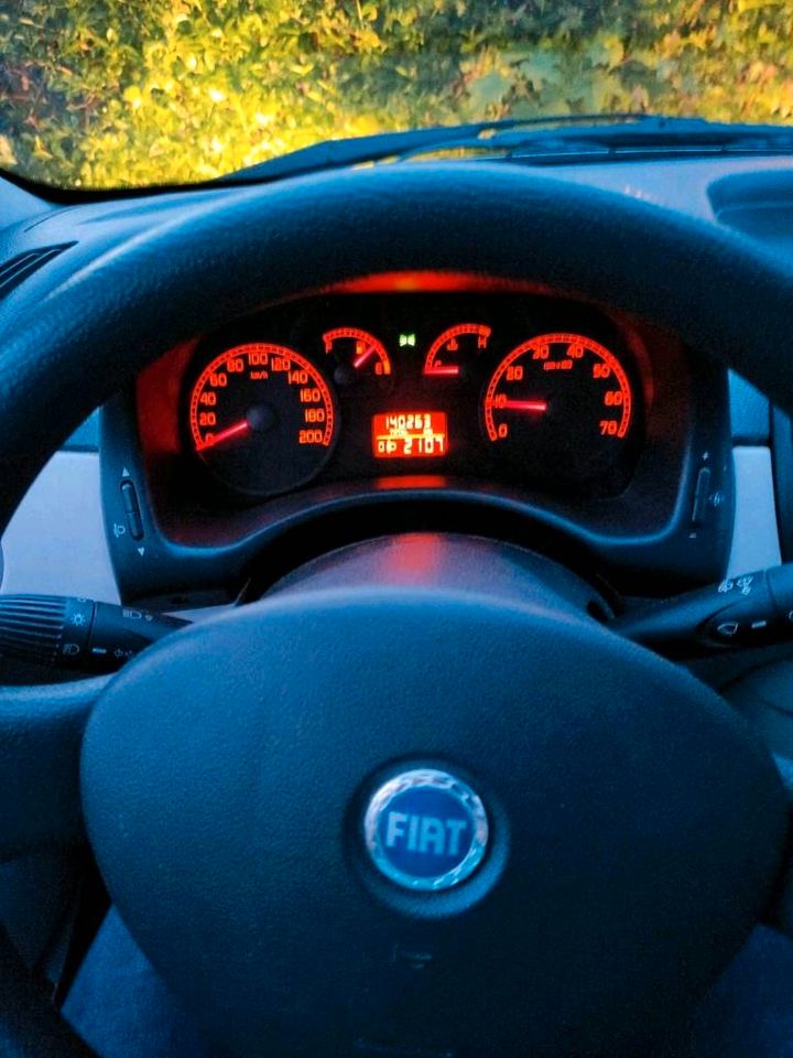 *Fiat Punto 1.2 16V*TÜV Neu*Service Neu* Klima* el.Fenster* in Memmingen