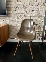 2x Eames Herman Miller Fiberglass Side Chair DSW Stuhl braun Pankow - Prenzlauer Berg Vorschau
