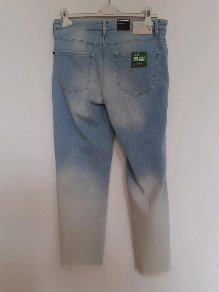Cambio Jeans Francesca.Hellblau,Fransen,weites Bein.Gr40.Neu in Wennigsen