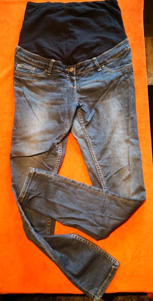 5 Stück Umstands Jeans Hose 40 42 44 schwarz, blau in Forchheim