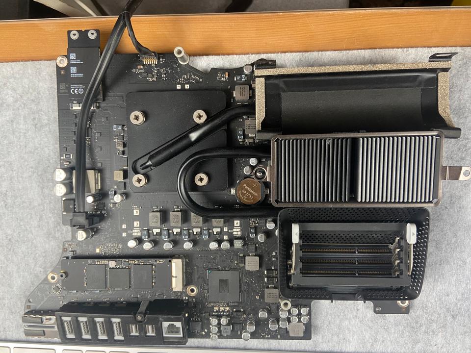 Apple iMac 27" 5K (Late 2015) Logic Board – Core i5 3,2 GHz + Rad in Hofheim am Taunus