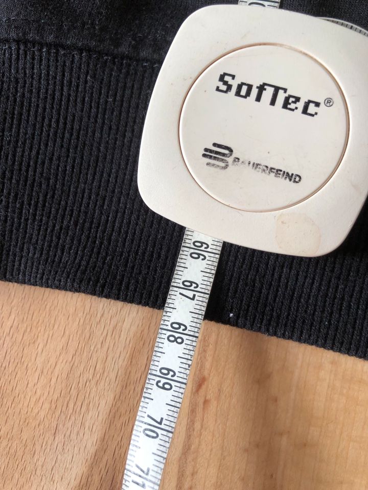 Killua Sweater schwarz Patch wie Nike Surfer L in Berlin