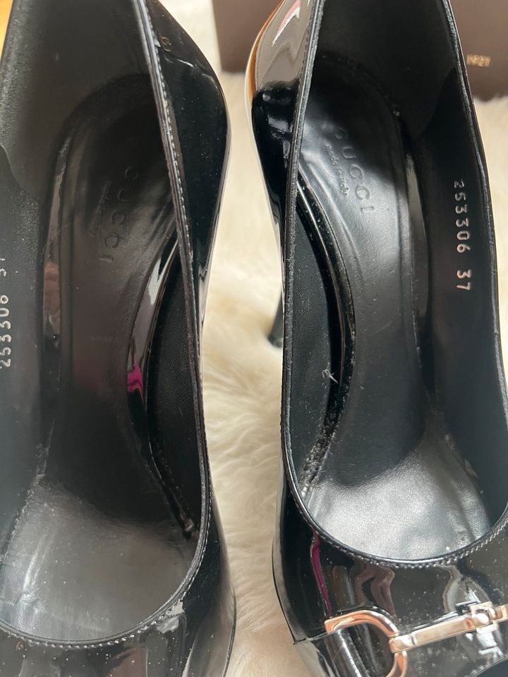 Gucci High Heels - Peep toe Gr. 37 - schwarz Lack in München