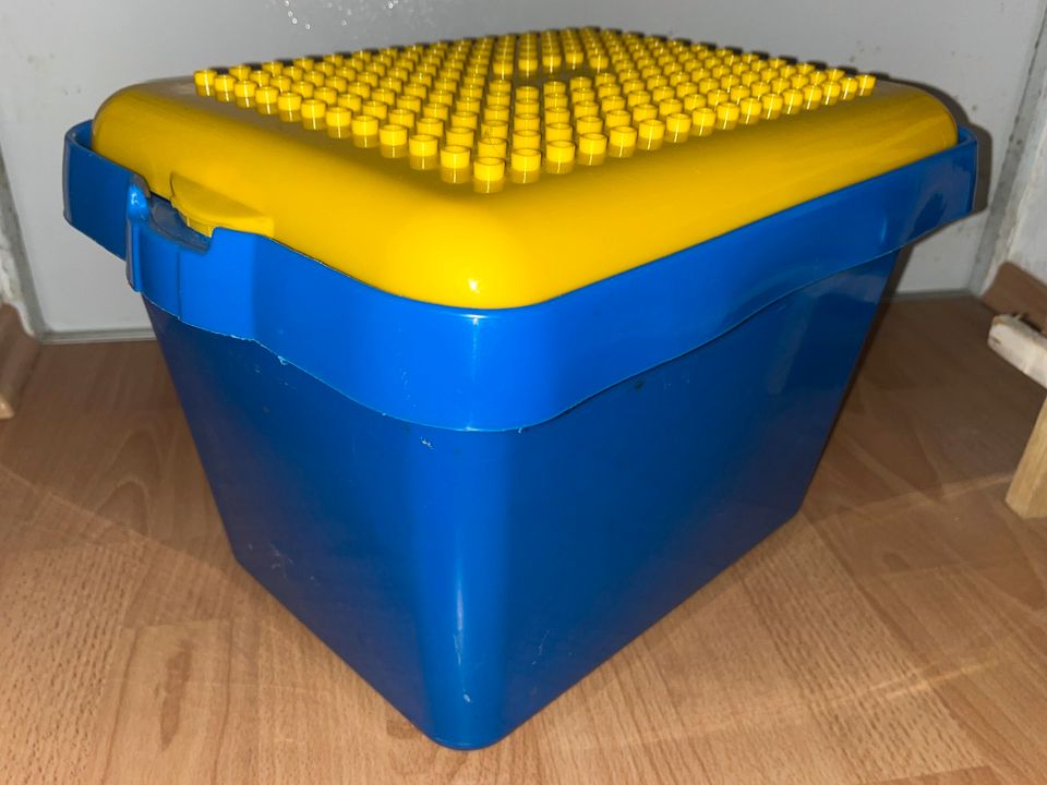 große Lego-Aufbewahrungsbox mit Deckel in Magstadt