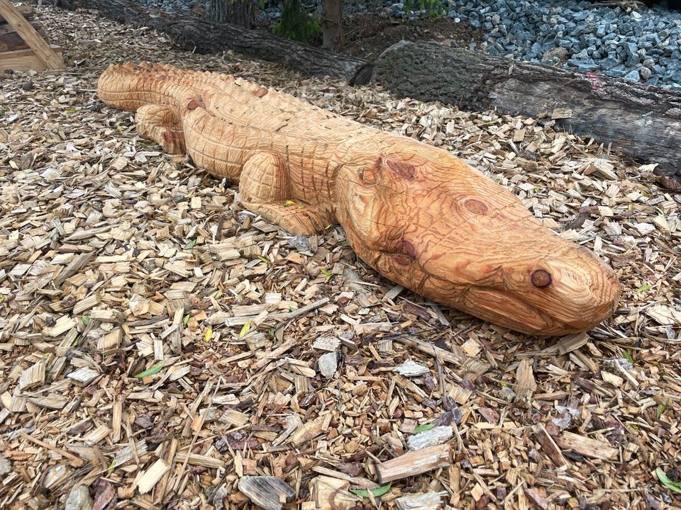 Skulptur Krokodil „Saltie“  Deko Holzskulptur Bildhauer in Bad Berka