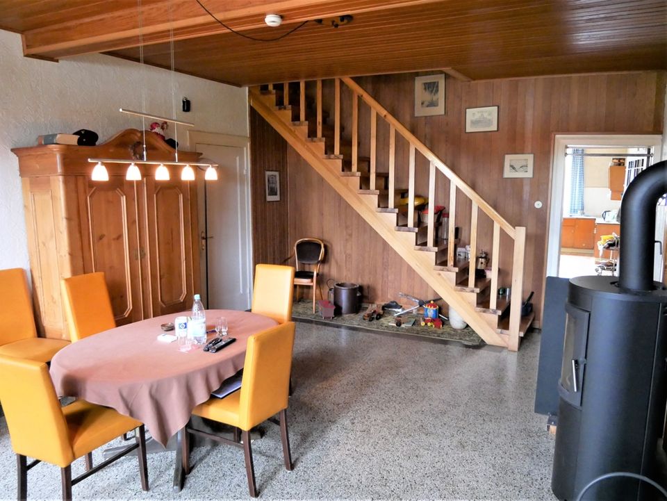 Neuer Preis ! Zweifamilienhaus mit der Möglickeit zur Umgestaltung als Mehrgenerationenhaus in Bebensee