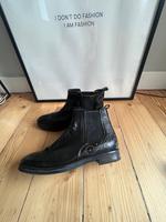 Maripe Chelsea Stiefel mit goldenen Nieten Niedersachsen - Hildesheim Vorschau