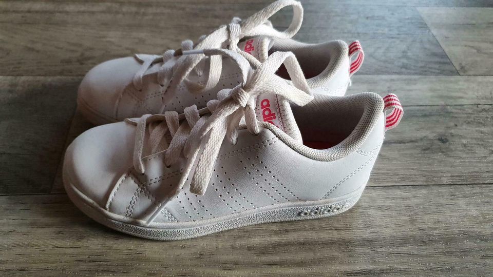 Adidas Sneakers Gr. 30 NEUw. in Hünstetten