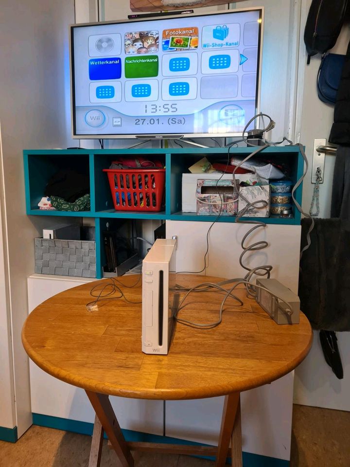 Wii Konsole und Wii Balance Board ohne Controller und Spiele. in Freiburg im Breisgau