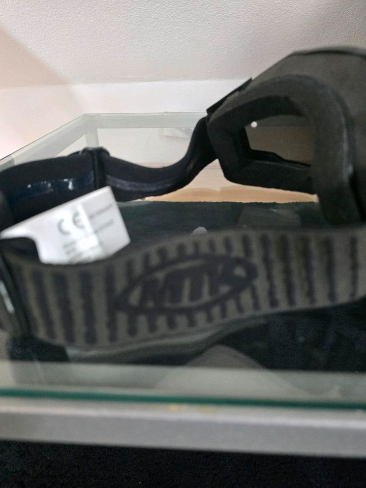 Crosshelm Brille schwarz verspiegelt in Essen